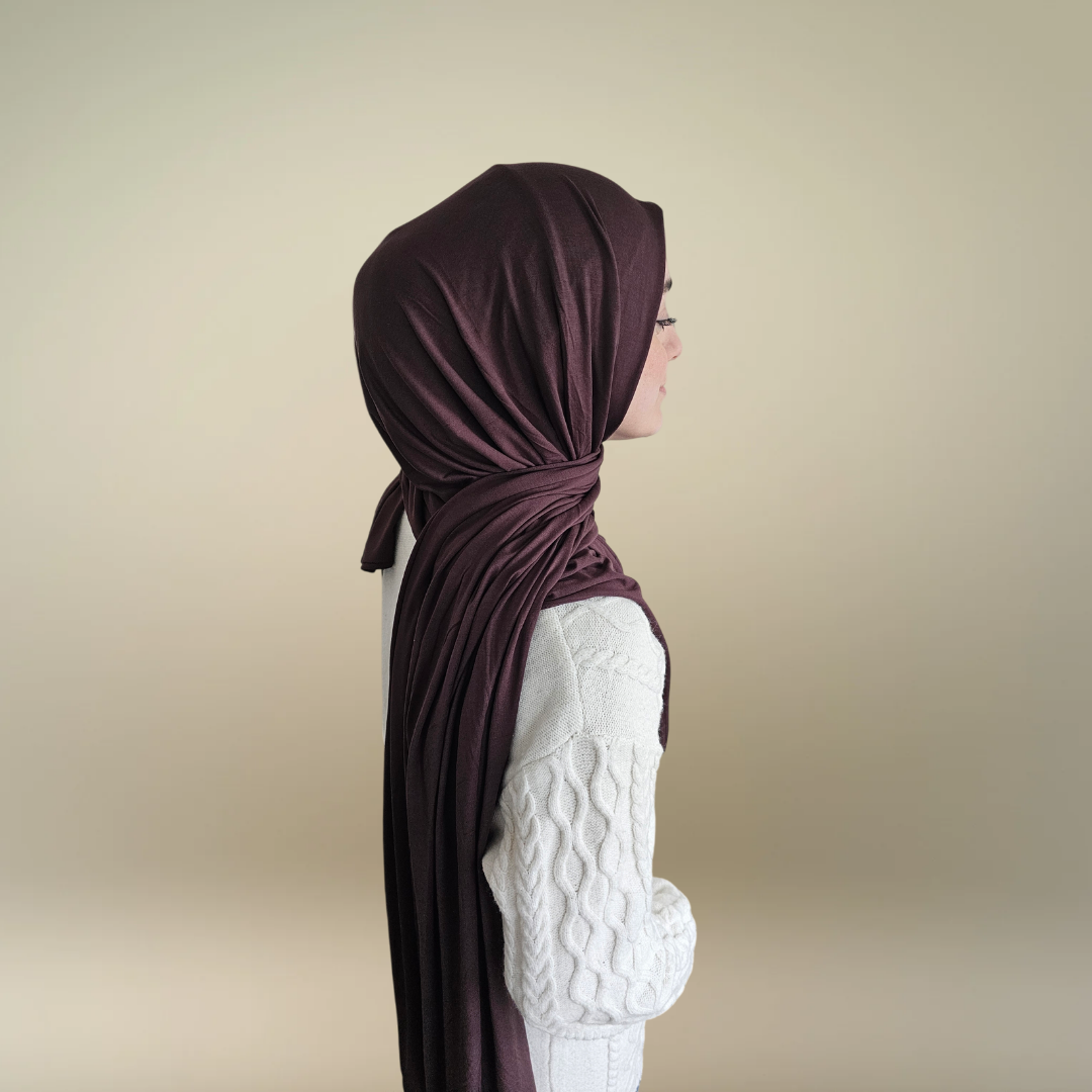 Bamboo hijab / hoofddoek kopen. Deze fijne stof zorgt dat je in de winter er warm en de zomer koel bij loopt.