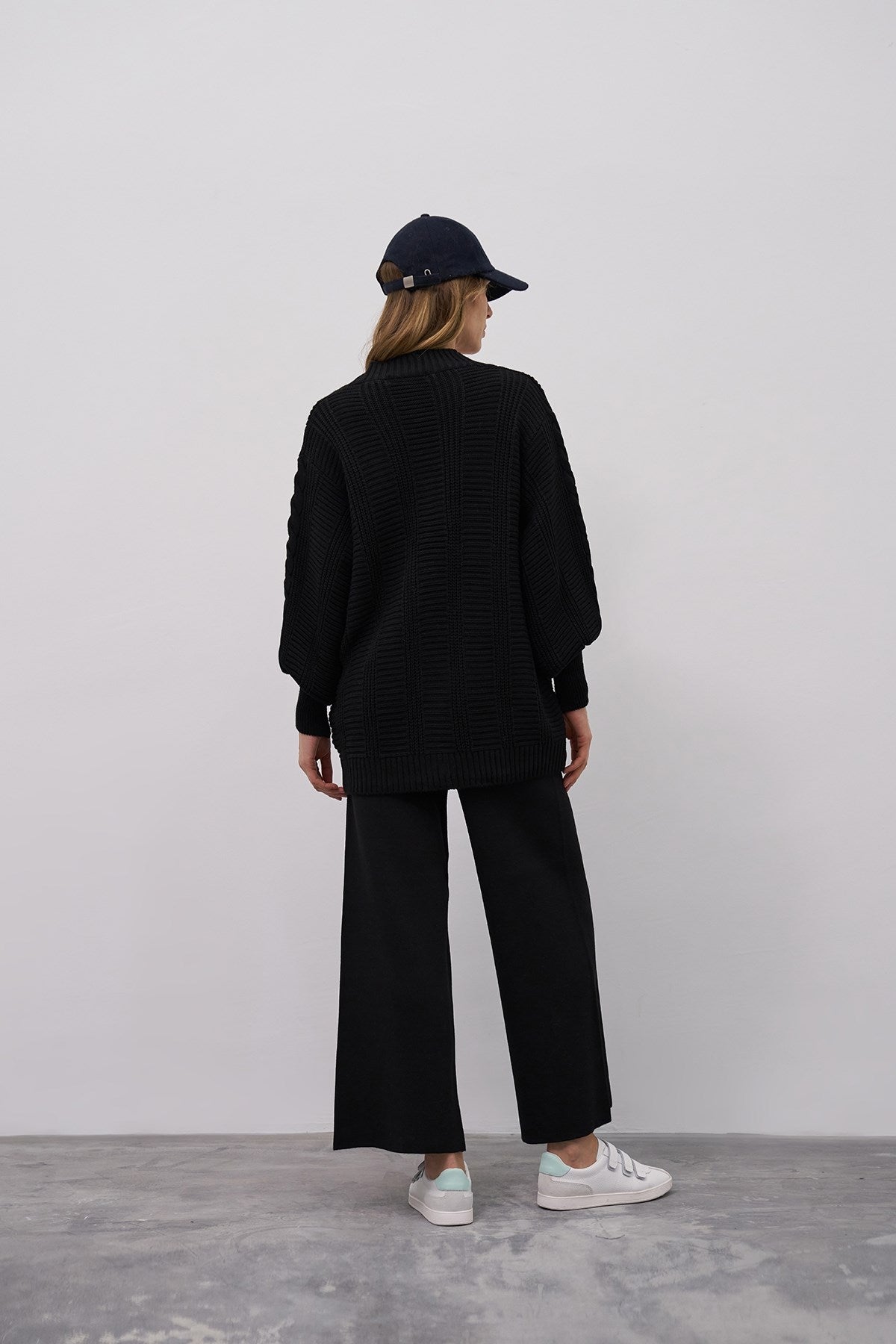 Oversized gebreid kabelvest — Zwart - Nisaboutique